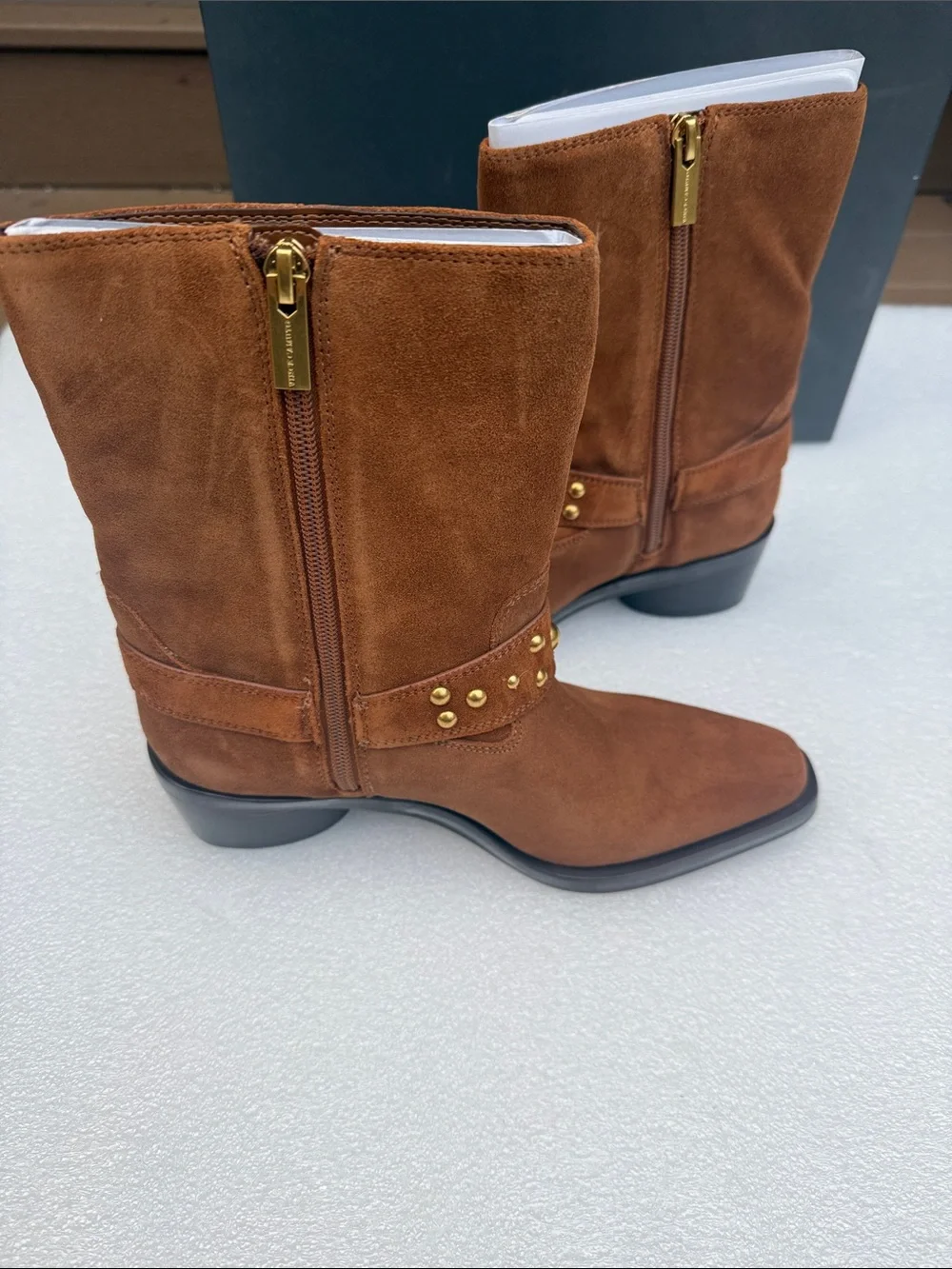 VINCE CAMUTO Roista Brown Suede Ankle Studded Boots 5.5 Western New